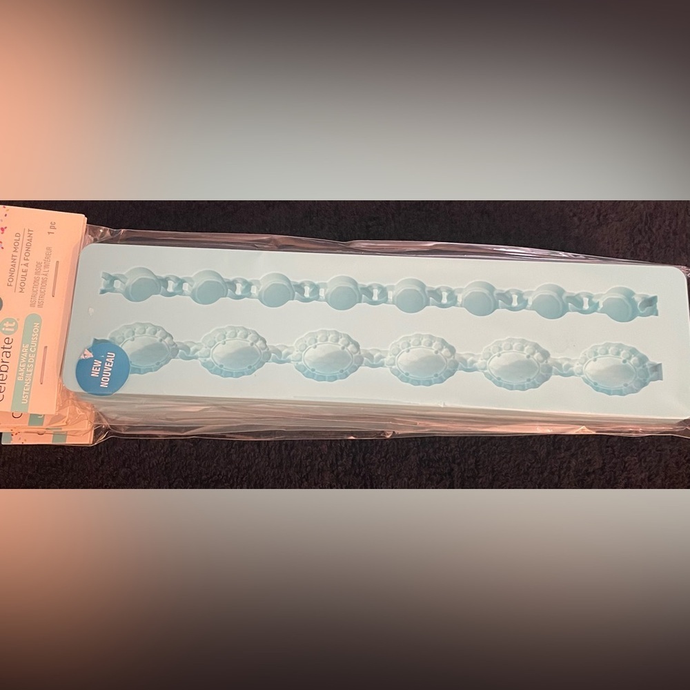 NIP Celebrate It Light Blue Silicone Border and Lace Fondant Molds - Set of 4 - Picture 5 of 6